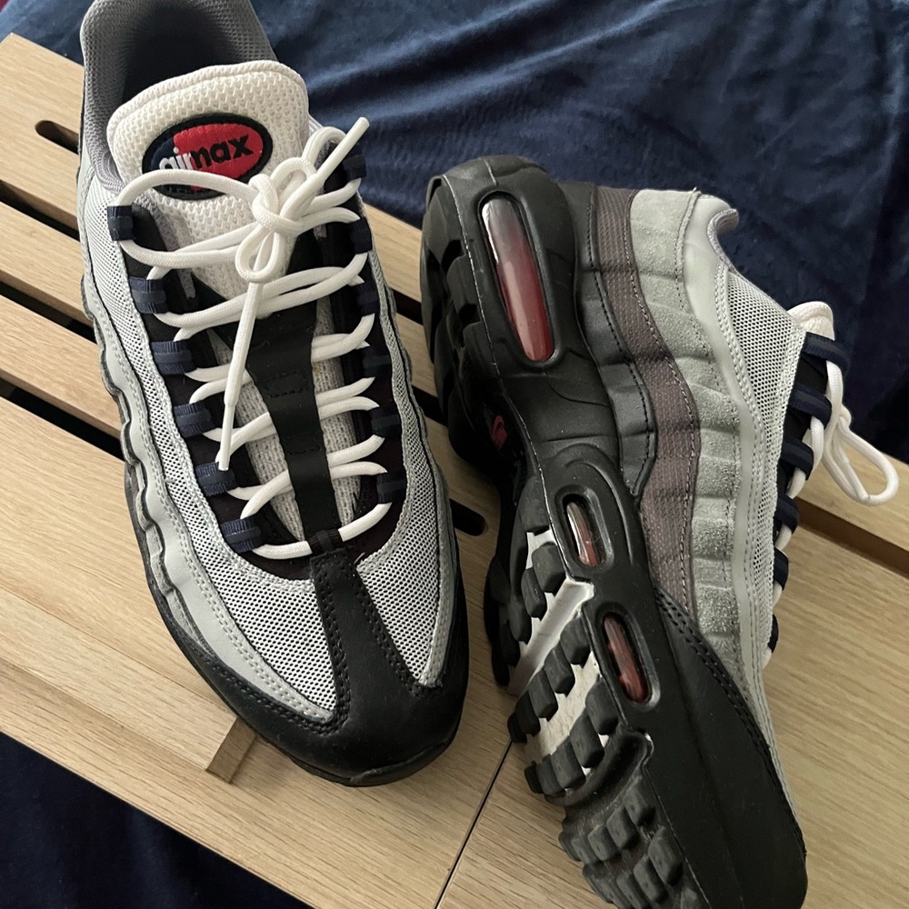 Nike Air Max 95 Black and Gray Sneakers